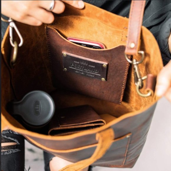 Portland Leather Crossbody Tote Cognac - Picture 5 of 5